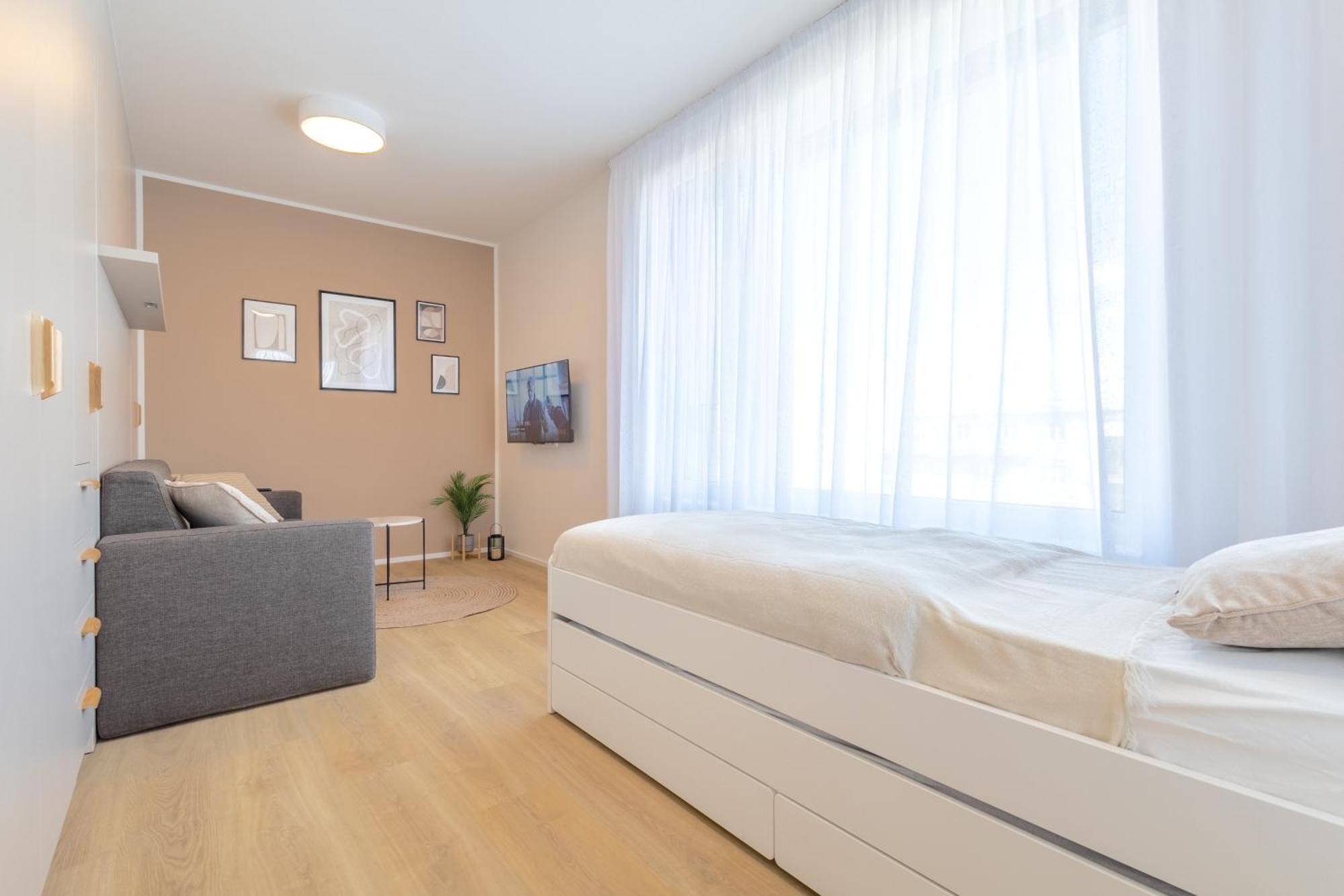 Bright 2Br - 8Th Floor, Balcony, Free Parking - By Gravity Prague Apartment Luaran gambar
