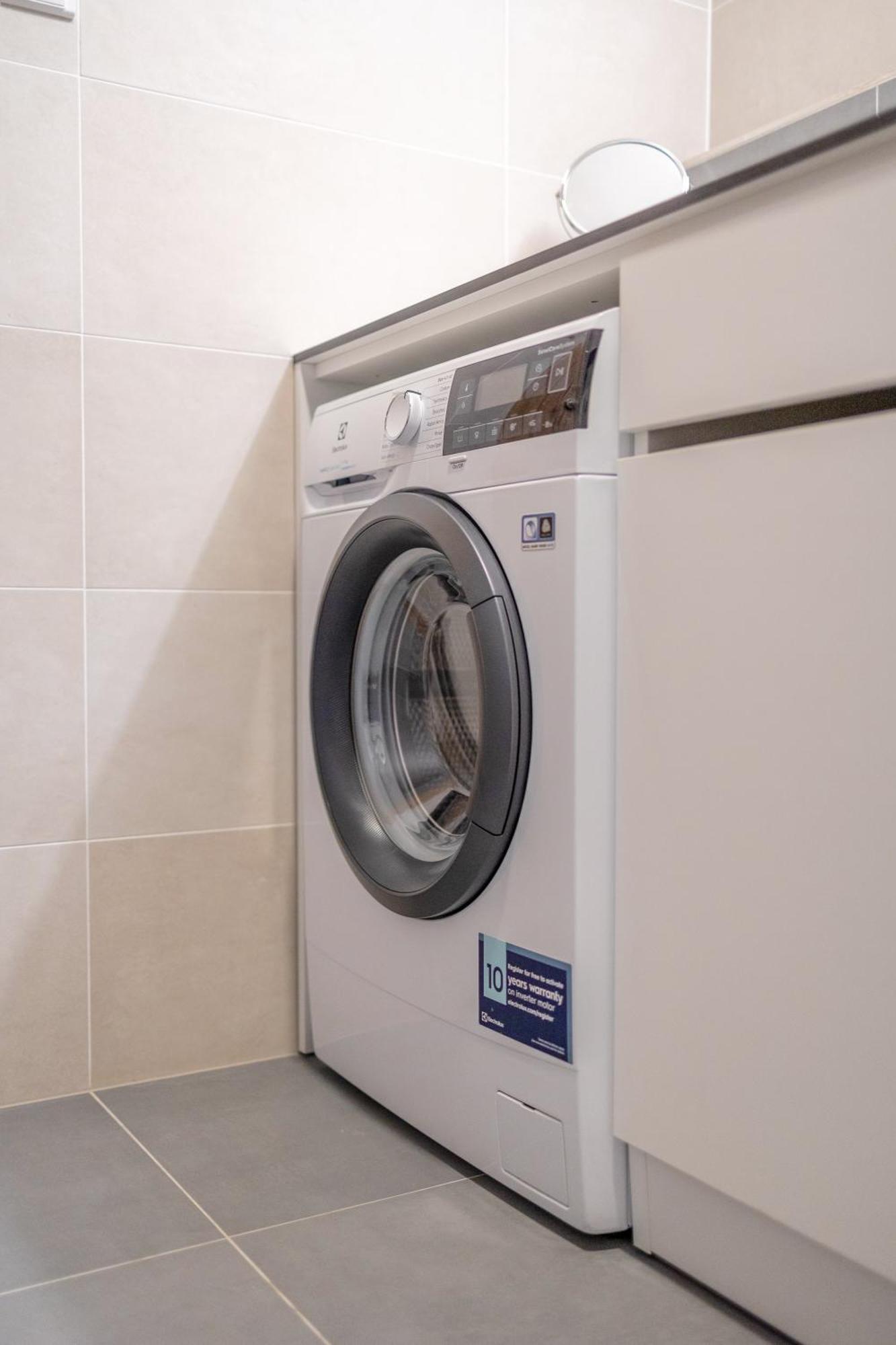 Bright 2Br - 8Th Floor, Balcony, Free Parking - By Gravity Prague Apartment Luaran gambar