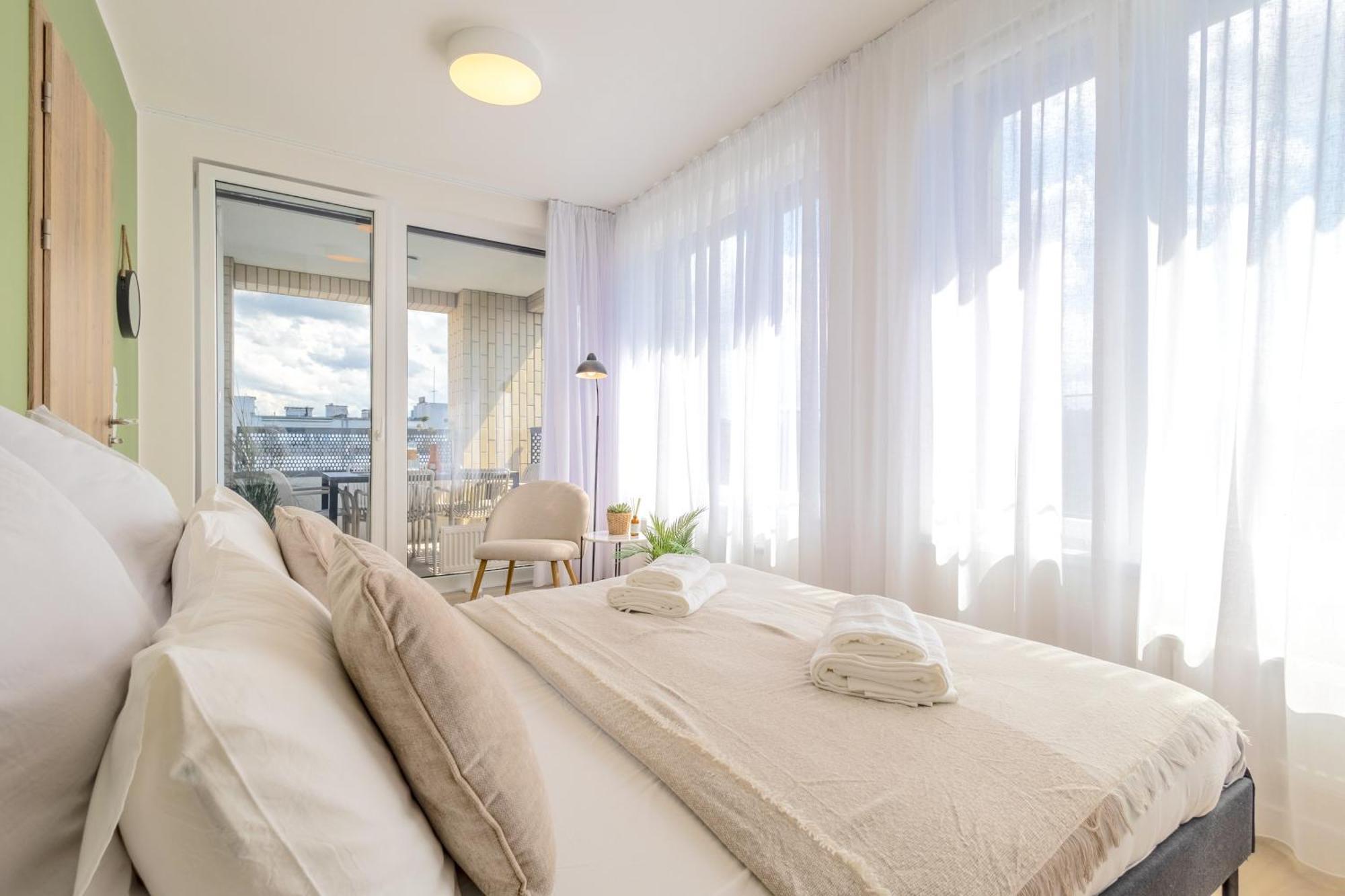 Bright 2Br - 8Th Floor, Balcony, Free Parking - By Gravity Prague Apartment Luaran gambar